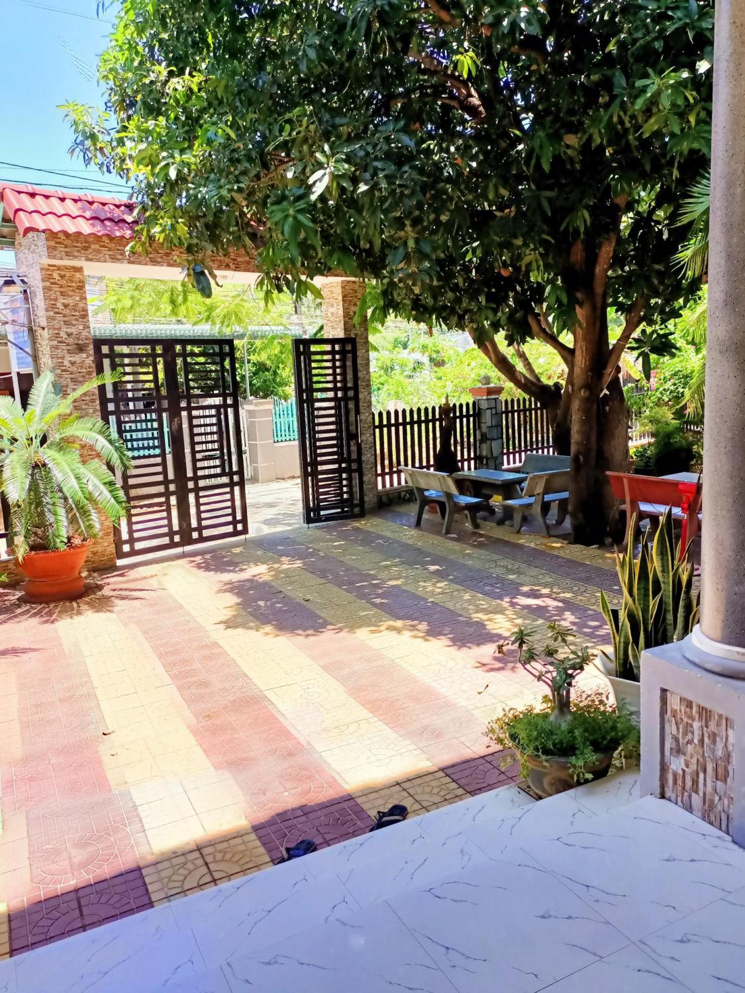 Khach San Mong An Hotel Vinh Hy Exterior photo