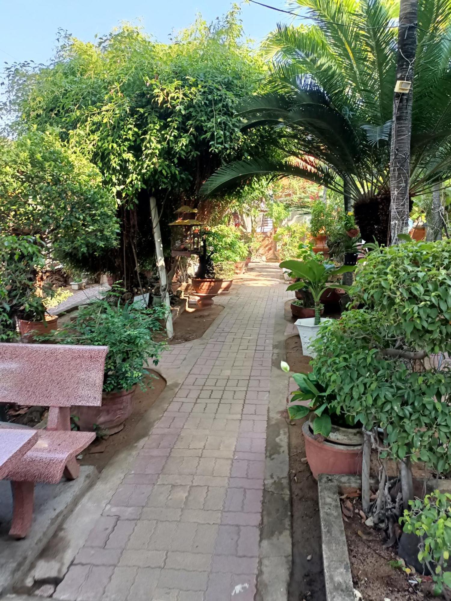 Khach San Mong An Hotel Vinh Hy Exterior photo