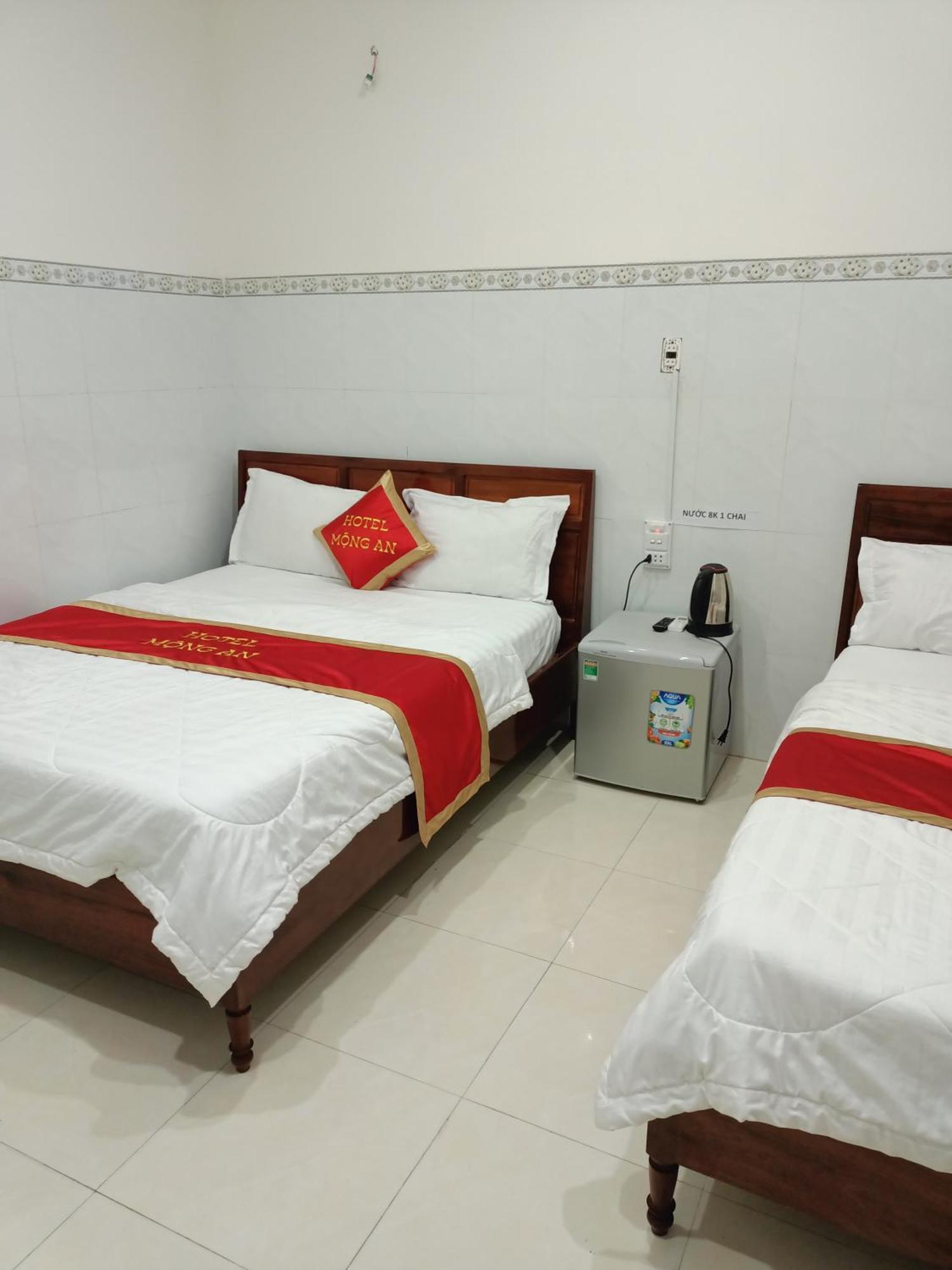 Khach San Mong An Hotel Vinh Hy Exterior photo